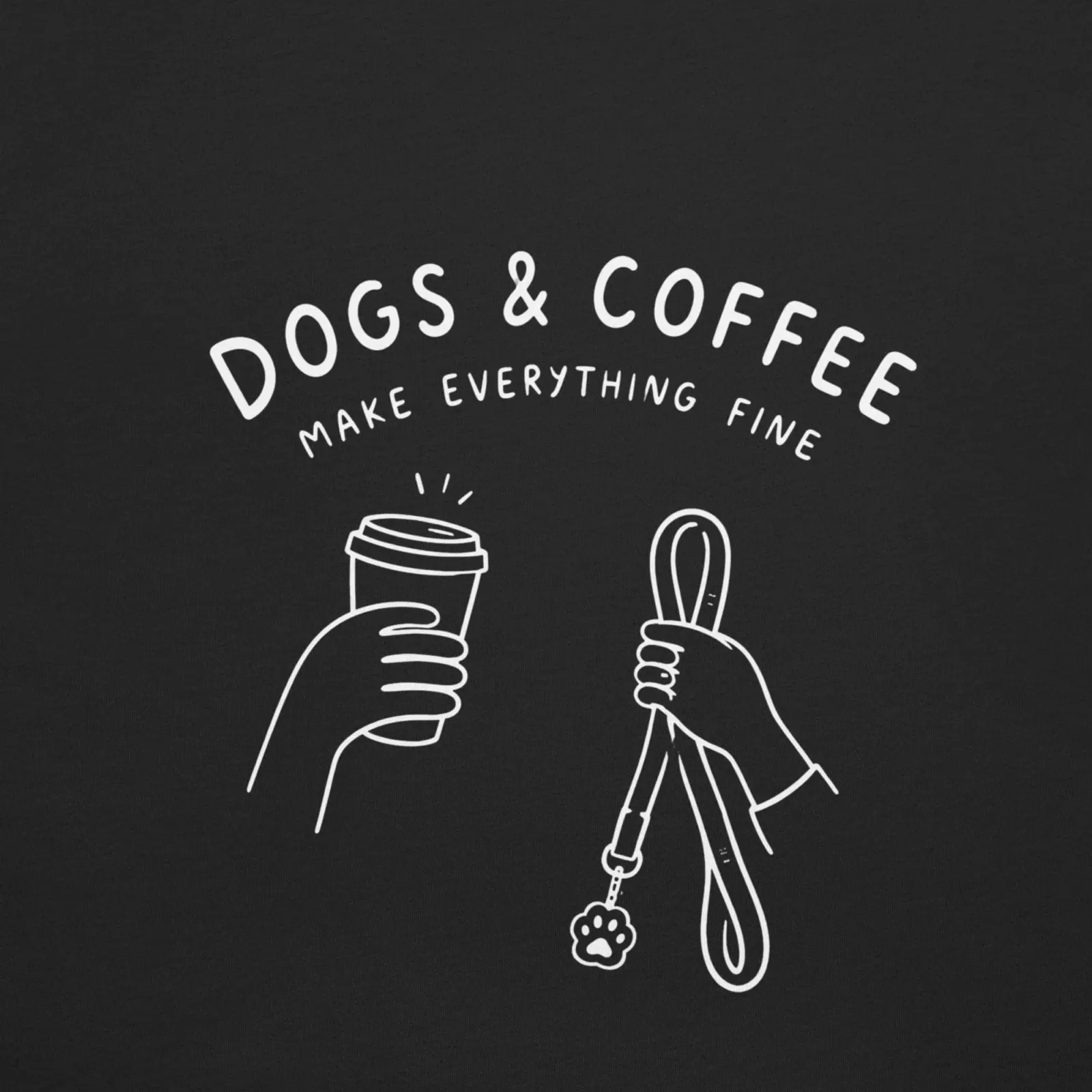 Dogs and coffe make everything fine | T-shirt i svart från Dogdays