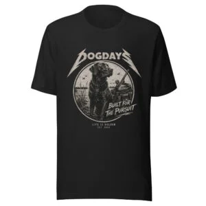 Built for Pursuit | T-shirt i svart från Dogdays