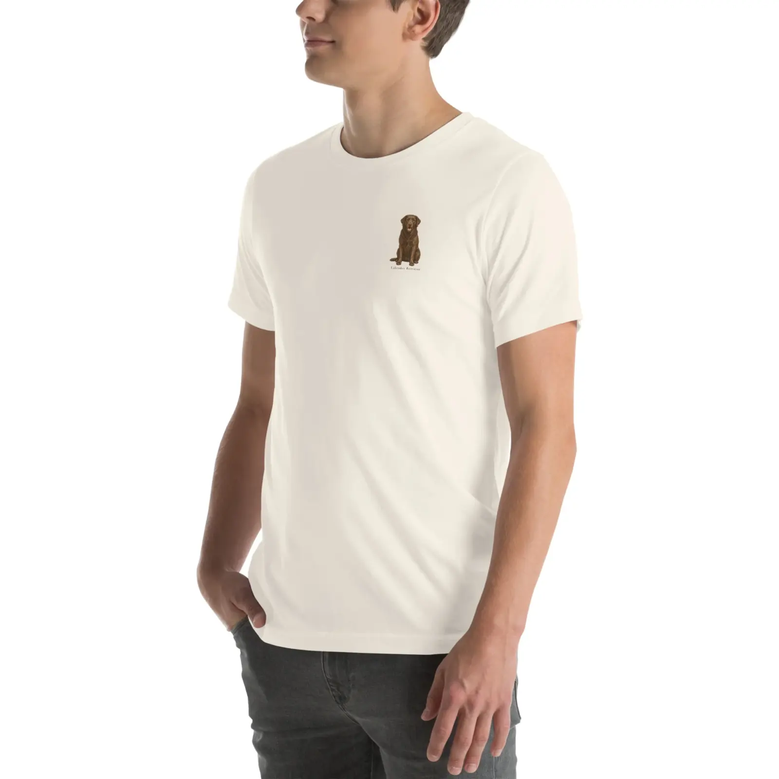 Brun labrador | T-shirt i vit från Dogdays