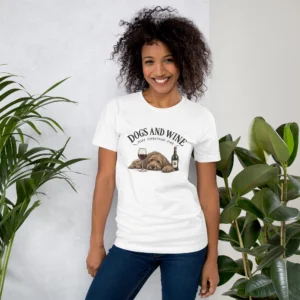Doodles and wine make everything fine | T-shirt i vit från Dogdays