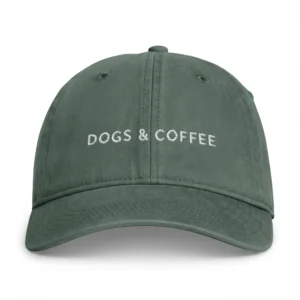 Mossgrön Dad Cap, framifrån – Dogs and Coffe