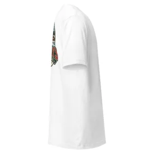 Vit T-shirt, sedd från sidan – Winter Lodge